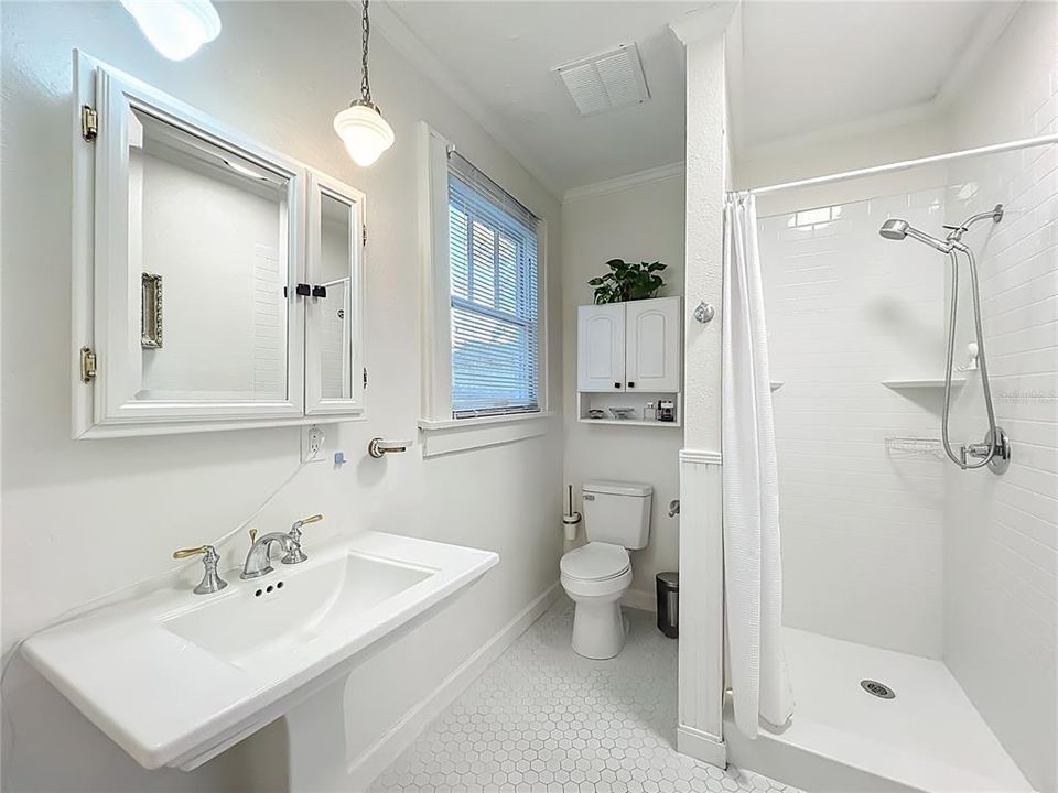 For Sale: $659,000 (3 beds, 2 baths, 1784 Square Feet)
