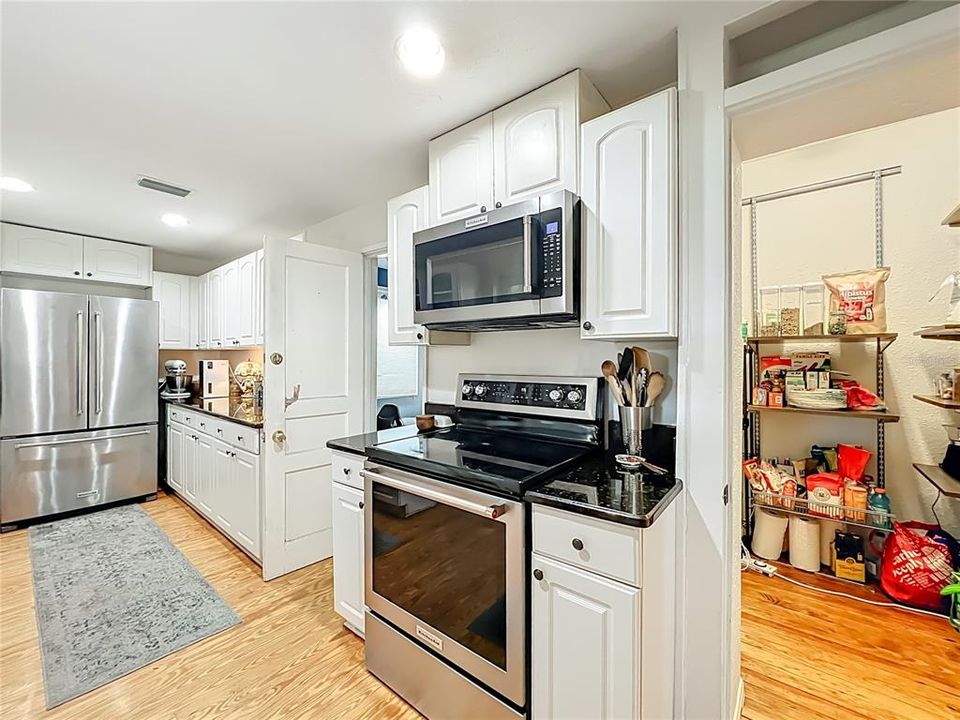 For Sale: $659,000 (3 beds, 2 baths, 1784 Square Feet)