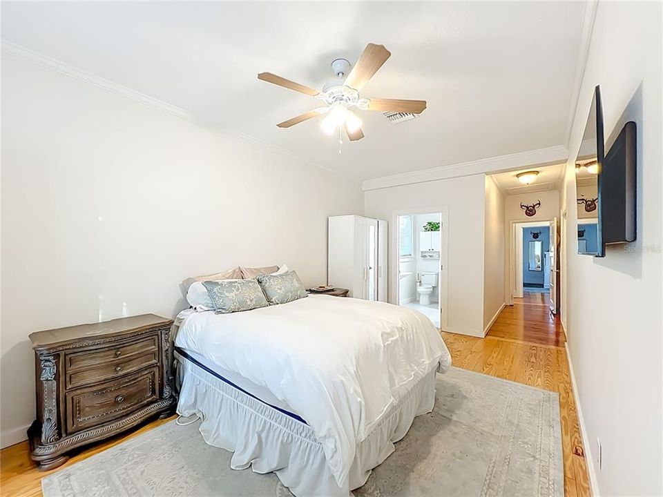 For Sale: $659,000 (3 beds, 2 baths, 1784 Square Feet)