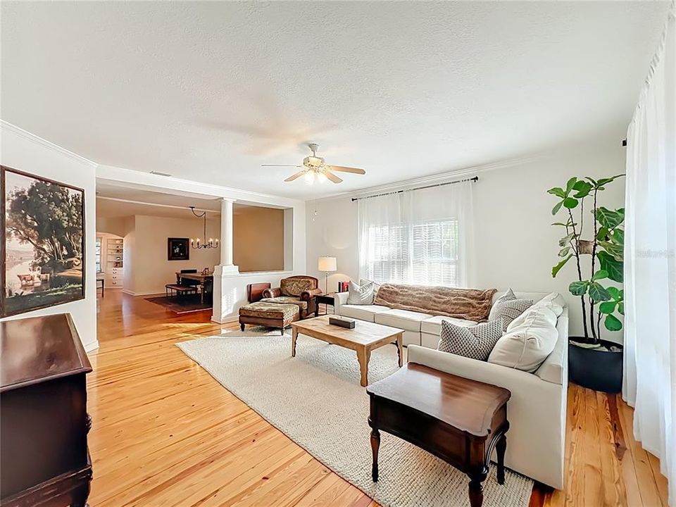 For Sale: $659,000 (3 beds, 2 baths, 1784 Square Feet)