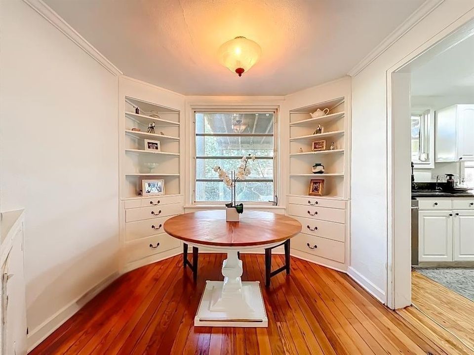 For Sale: $659,000 (3 beds, 2 baths, 1784 Square Feet)