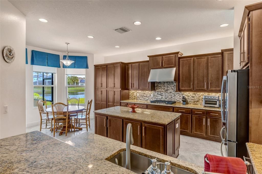 For Sale: $935,000 (3 beds, 3 baths, 3186 Square Feet)