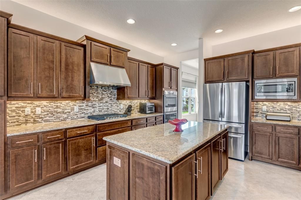 For Sale: $935,000 (3 beds, 3 baths, 3186 Square Feet)