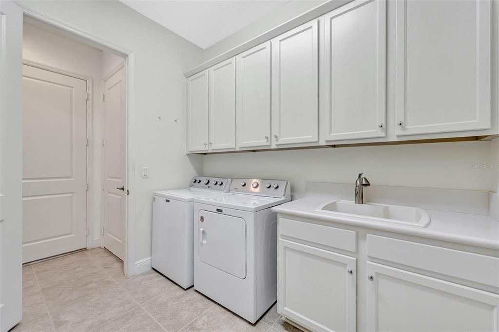 For Sale: $935,000 (3 beds, 3 baths, 3186 Square Feet)