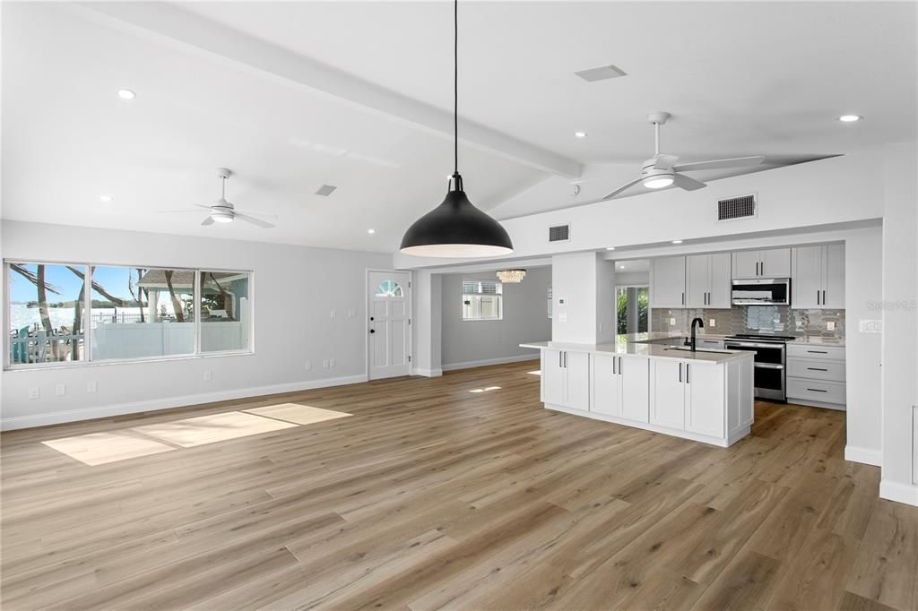 En Venta: $1,299,000 (3 camas, 2 baños, 1898 Pies cuadrados)