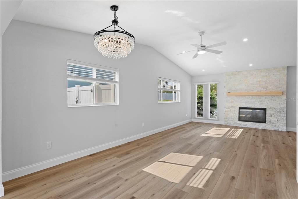En Venta: $1,299,000 (3 camas, 2 baños, 1898 Pies cuadrados)
