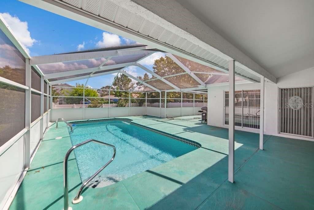 Activo con contrato: $278,000 (3 camas, 2 baños, 1604 Pies cuadrados)