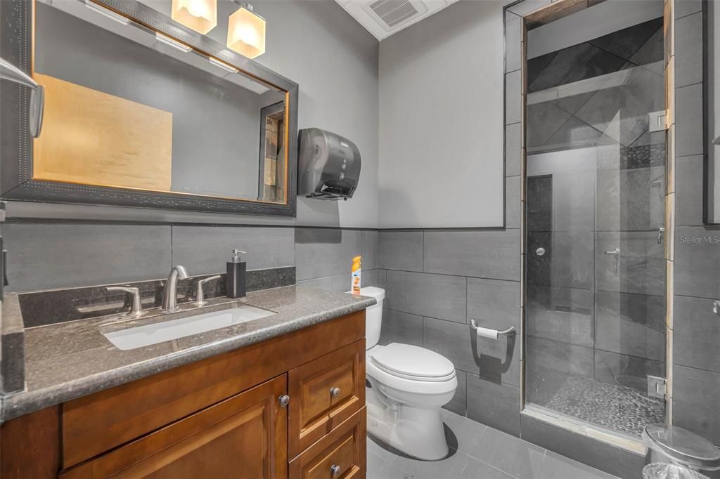Activo con contrato: $1,600,000 (0 camas, 0 baños, 8514 Pies cuadrados)