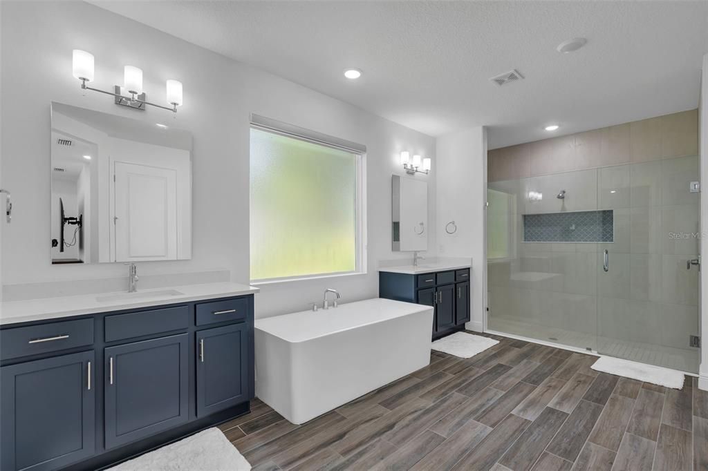 Active With Contract: $1,259,000 (5 beds, 3 baths, 3352 Square Feet)