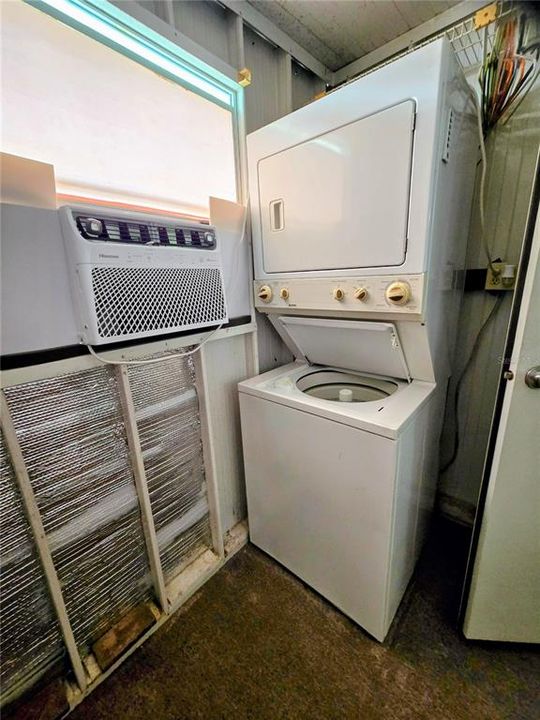 待售: $59,900 (1 贝兹, 1 浴室, 408 平方英尺)
