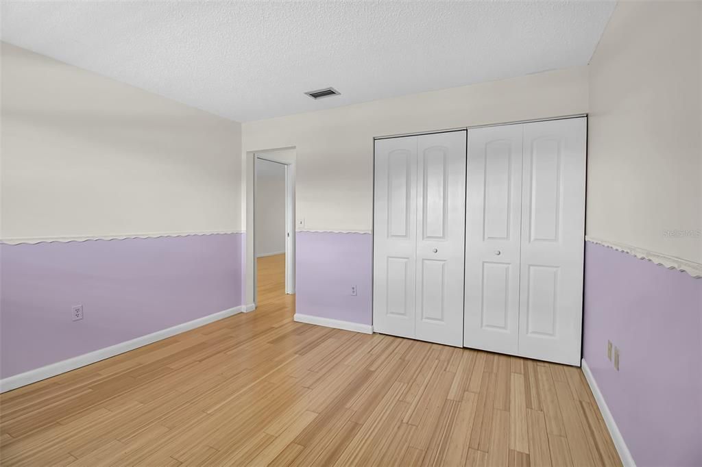 Active With Contract: $154,900 (2 beds, 2 baths, 978 Square Feet)