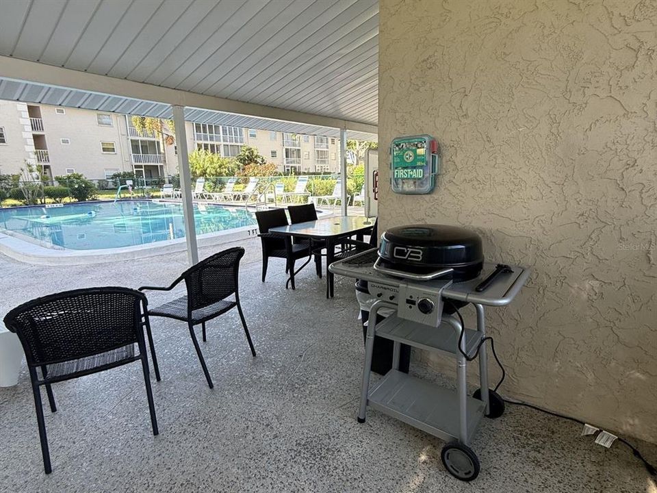 Active With Contract: $154,900 (2 beds, 2 baths, 978 Square Feet)