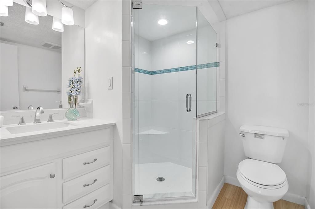 Active With Contract: $154,900 (2 beds, 2 baths, 978 Square Feet)