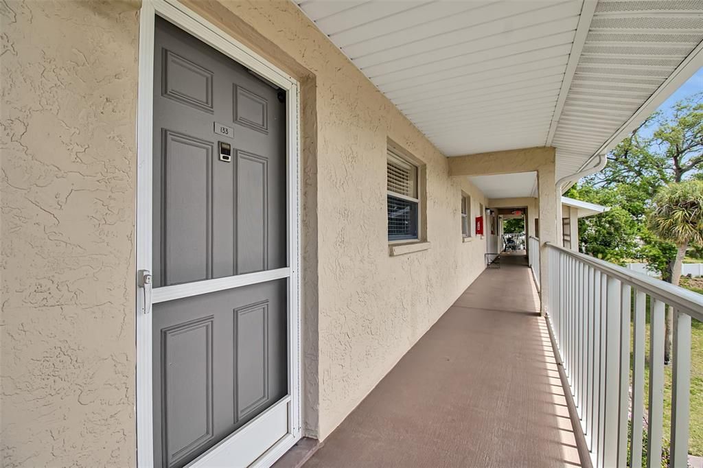 Active With Contract: $154,900 (2 beds, 2 baths, 978 Square Feet)