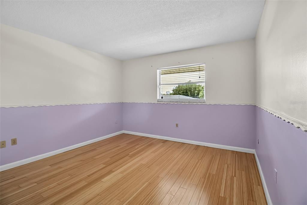 Active With Contract: $154,900 (2 beds, 2 baths, 978 Square Feet)