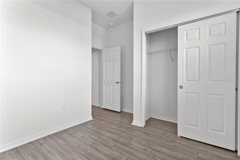 Activo con contrato: $325,000 (3 camas, 2 baños, 1941 Pies cuadrados)