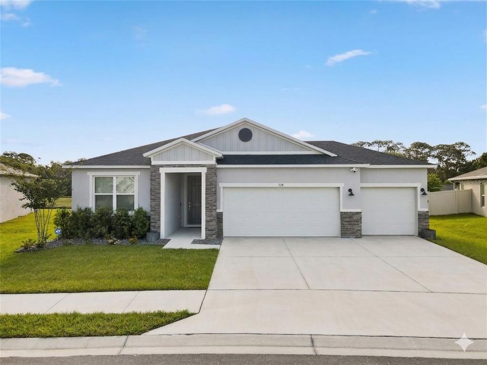 Activo con contrato: $325,000 (3 camas, 2 baños, 1941 Pies cuadrados)