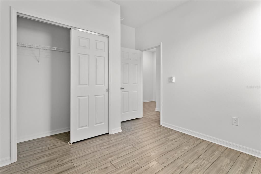 Activo con contrato: $325,000 (3 camas, 2 baños, 1941 Pies cuadrados)