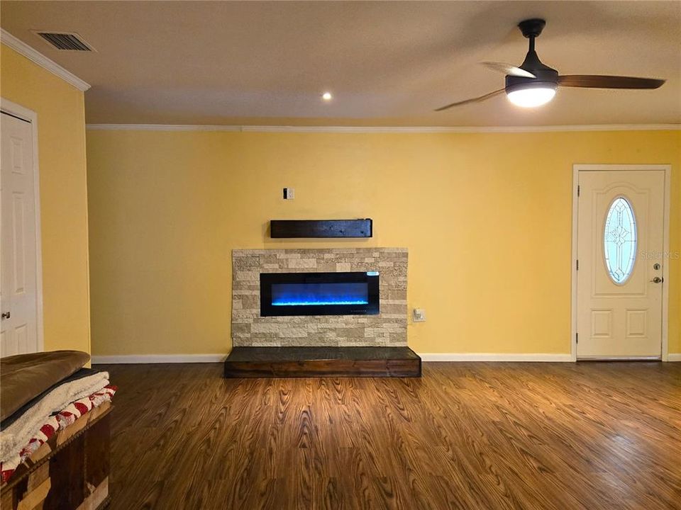 En Venta: $299,000 (3 camas, 2 baños, 1802 Pies cuadrados)