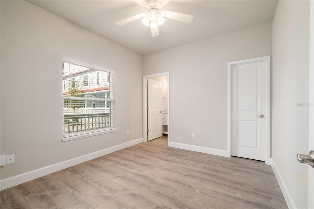 出租: $3,180 (4 贝兹, 4 浴室, 3256 平方英尺)