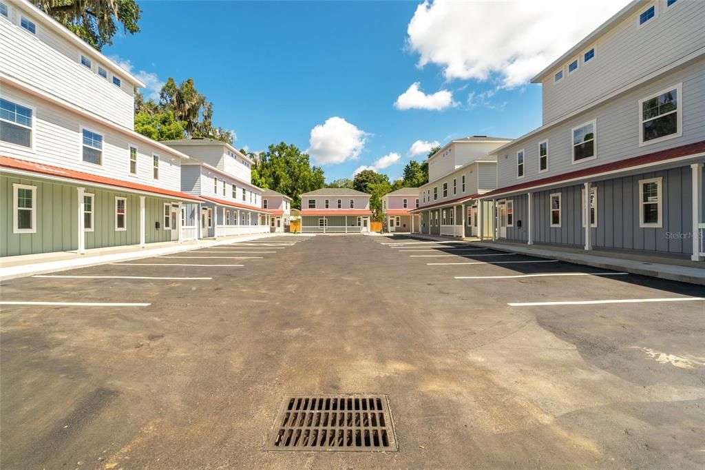 出租: $3,180 (4 贝兹, 4 浴室, 3256 平方英尺)