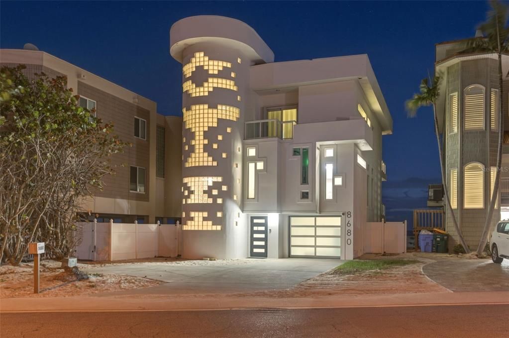 En Venta: $3,749,000 (3 camas, 3 baños, 2158 Pies cuadrados)
