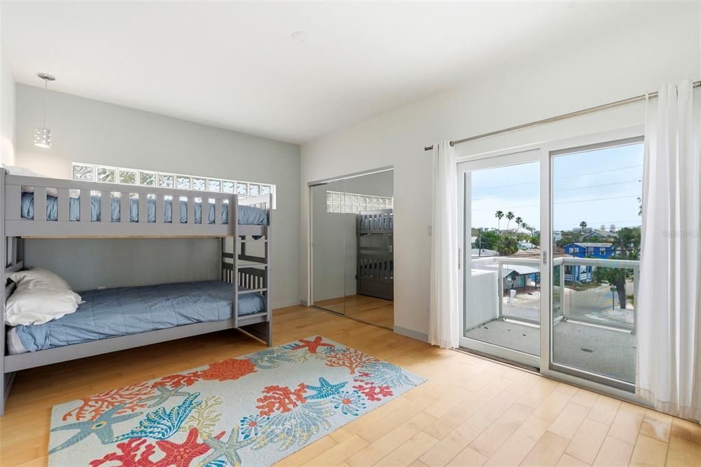 En Venta: $3,749,000 (3 camas, 3 baños, 2158 Pies cuadrados)