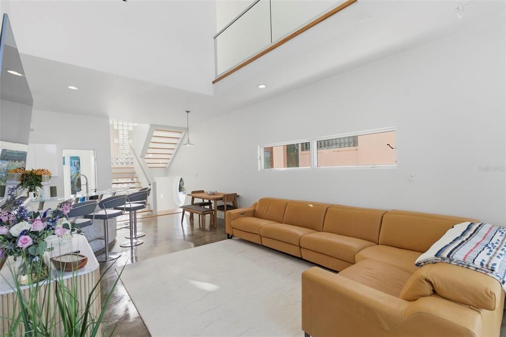 En Venta: $3,749,000 (3 camas, 3 baños, 2158 Pies cuadrados)