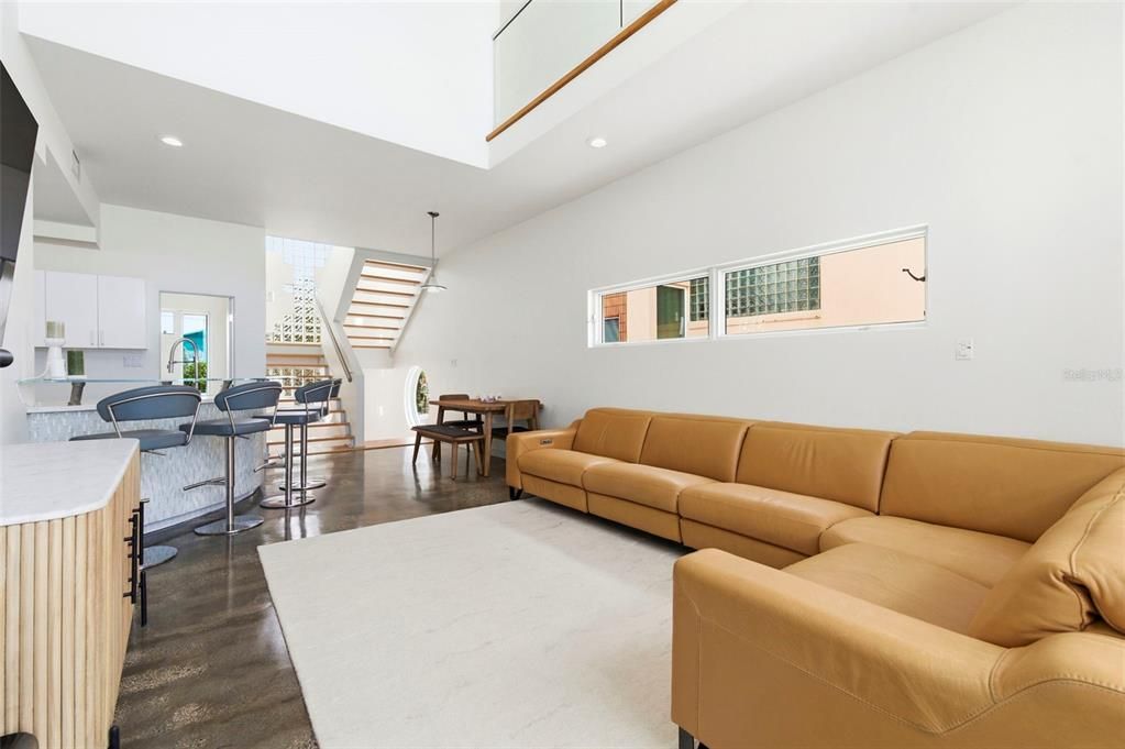 En Venta: $3,749,000 (3 camas, 3 baños, 2158 Pies cuadrados)