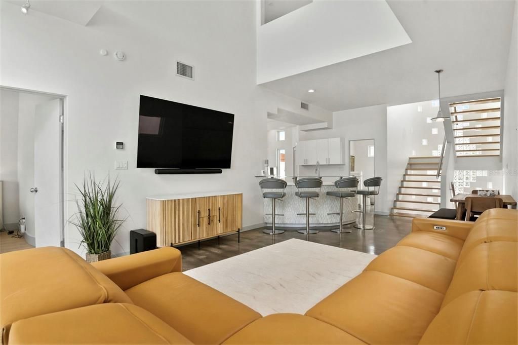 En Venta: $3,749,000 (3 camas, 3 baños, 2158 Pies cuadrados)