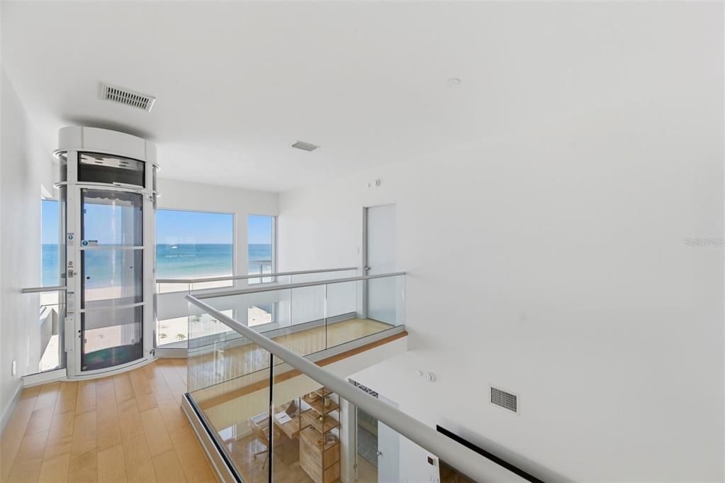 En Venta: $3,749,000 (3 camas, 3 baños, 2158 Pies cuadrados)