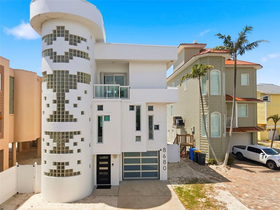 En Venta: $3,749,000 (3 camas, 3 baños, 2158 Pies cuadrados)