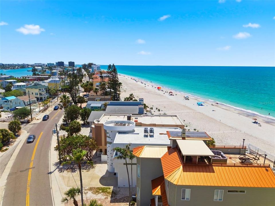 En Venta: $3,749,000 (3 camas, 3 baños, 2158 Pies cuadrados)