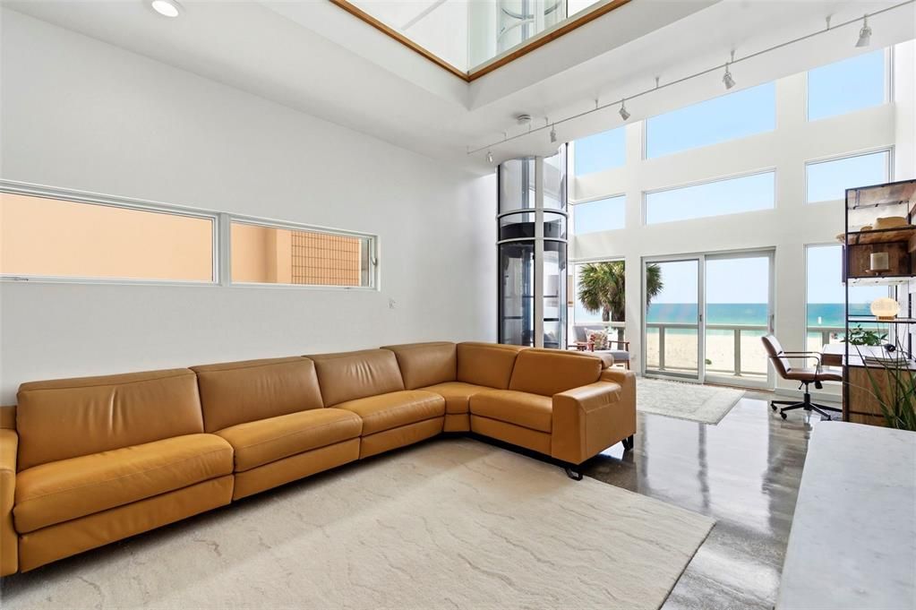 En Venta: $3,749,000 (3 camas, 3 baños, 2158 Pies cuadrados)