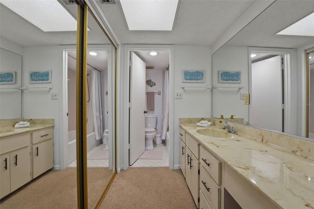 For Sale: $180,000 (2 beds, 2 baths, 1150 Square Feet)