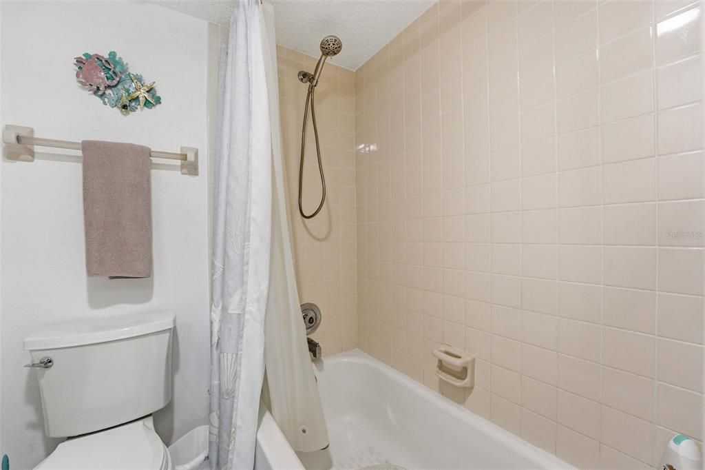 For Sale: $180,000 (2 beds, 2 baths, 1150 Square Feet)