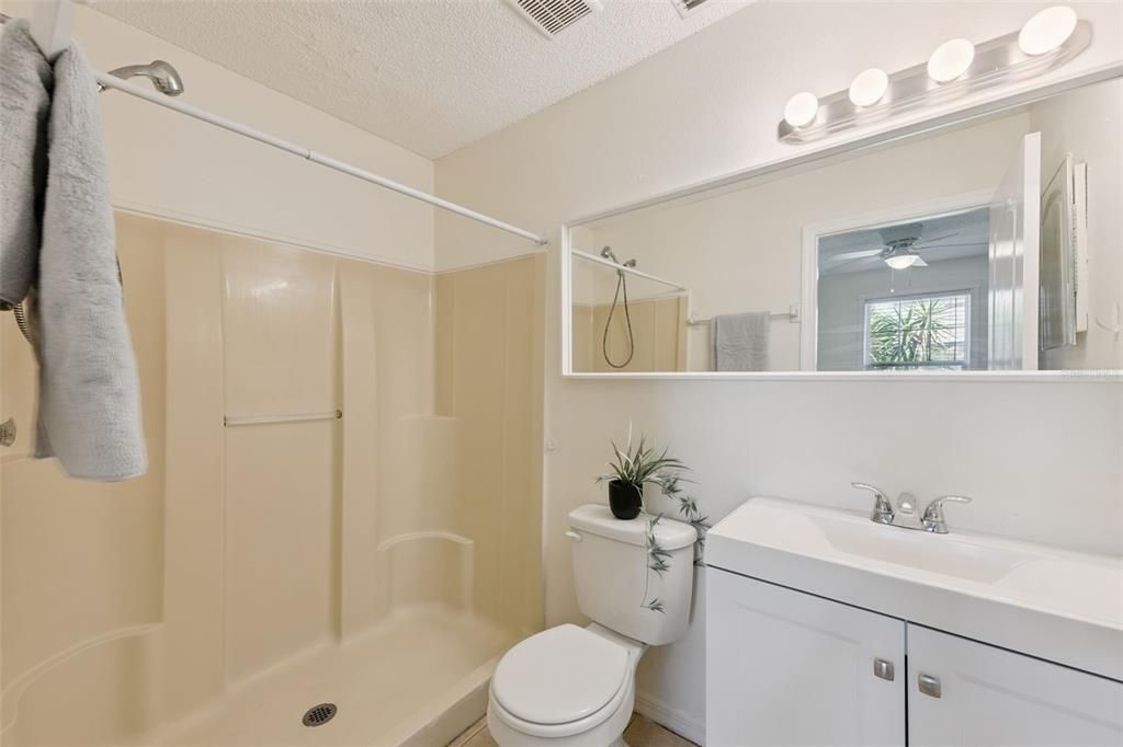В аренду: $1,900 (3 спален, 2 ванн, 1052 Квадратных фут)