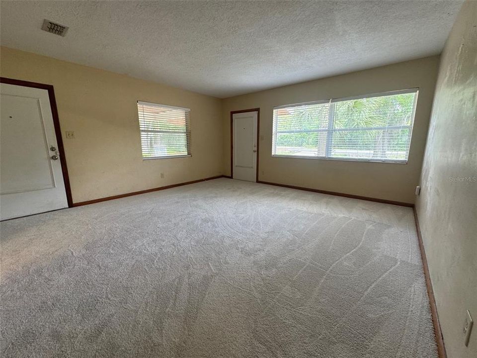 Activo con contrato: $199,500 (2 camas, 1 baños, 952 Pies cuadrados)
