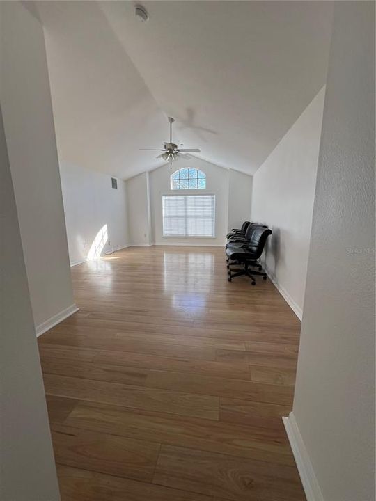 En Venta: $990,000 (4 camas, 3 baños, 2554 Pies cuadrados)