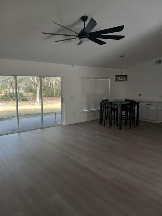 En Venta: $990,000 (4 camas, 3 baños, 2554 Pies cuadrados)