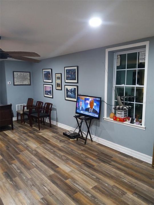 En Venta: $990,000 (4 camas, 3 baños, 2554 Pies cuadrados)