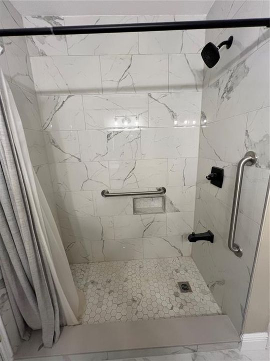 En Venta: $990,000 (4 camas, 3 baños, 2554 Pies cuadrados)