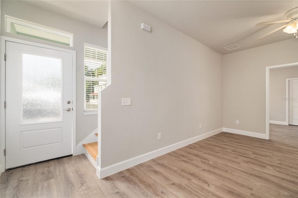 出租: $3,975 (5 贝兹, 5 浴室, 3256 平方英尺)