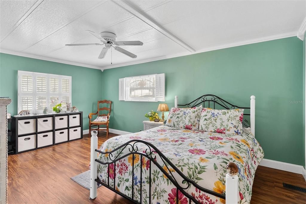For Sale: $218,000 (2 beds, 2 baths, 1416 Square Feet)