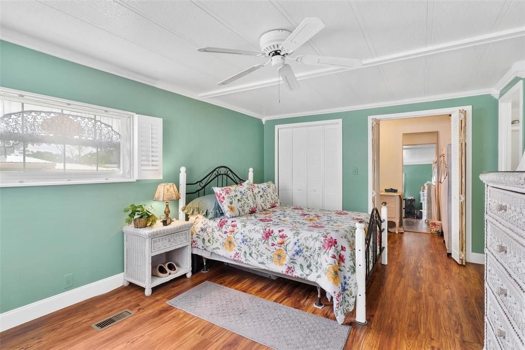 For Sale: $218,000 (2 beds, 2 baths, 1416 Square Feet)