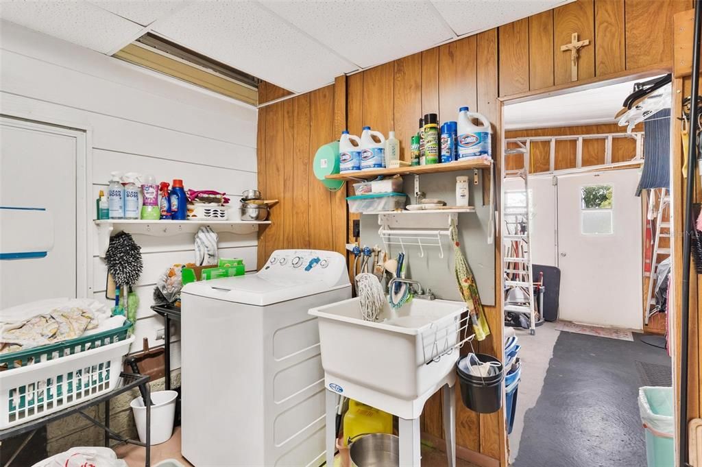 For Sale: $218,000 (2 beds, 2 baths, 1416 Square Feet)