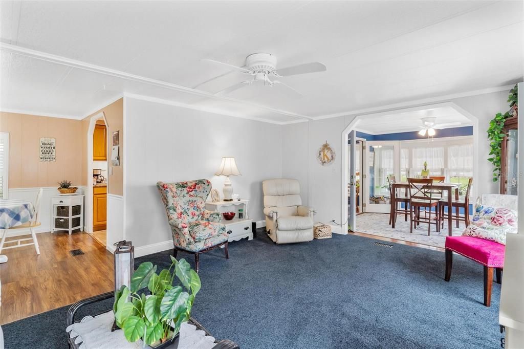 For Sale: $218,000 (2 beds, 2 baths, 1416 Square Feet)