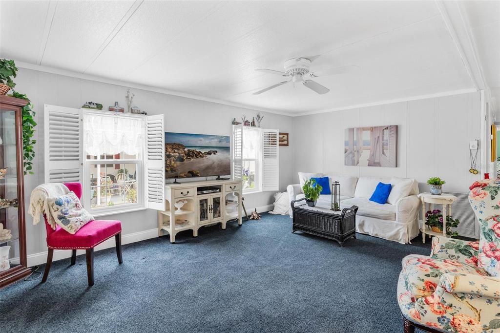 For Sale: $218,000 (2 beds, 2 baths, 1416 Square Feet)
