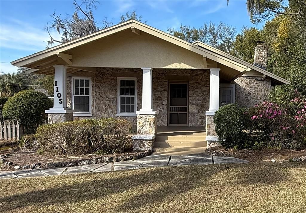 Recently Sold: $240,000 (2 beds, 1 baths, 1237 Square Feet)