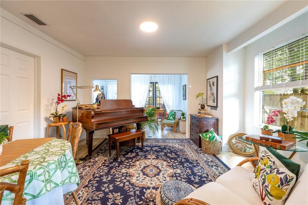 En Renta: $2,100 (2 camas, 2 baños, 1241 Pies cuadrados)